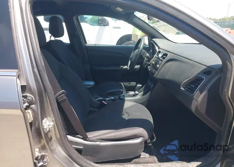 2013 Chrysler 200 Lx from USA, damaged, VIN 1C3CCBAB5DN761586